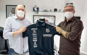 Presidente do Santos recebe o técnico Odair Hellmann na Vila Belmiro