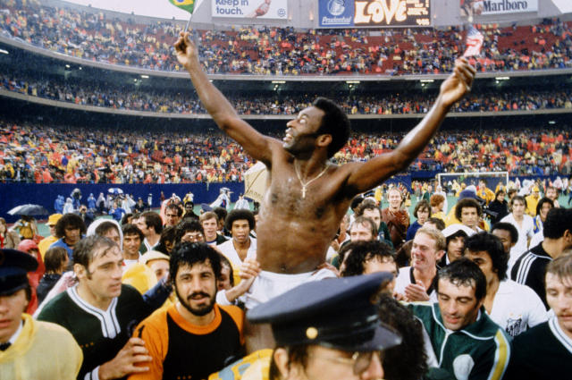 Pelé é homenageado antes dos jogos de Real Madrid e Liverpool