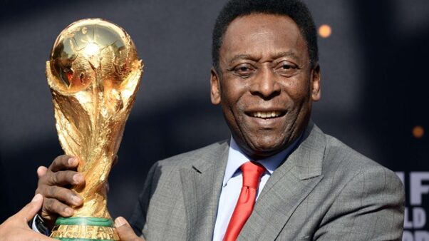 Pelé pede união de brasileiros e manda recado à seleção: ‘Hexa foi apenas adiado’