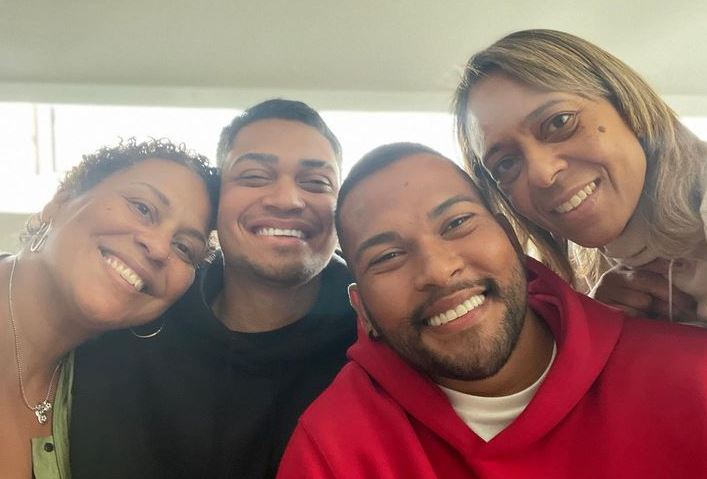 Filha de Pelé faz postagem com os netos: ‘Momentos difíceis de explicar’