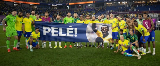 Jogadores homenagearam Pelé depois da vitória sobre a Coreia do Sul
