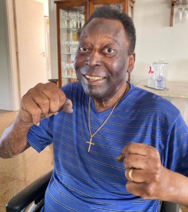 Filhas de Pelé voltam a tranquilizar fãs sobre estado de saúde do pai