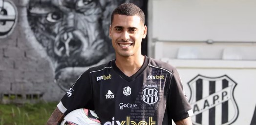 Fabinho estava n a Ponte Preta em 2022