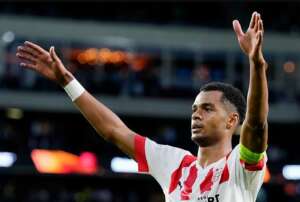 PSV anuncia acordo por 'transferência recorde' do atacante Gakpo ao Liverpool