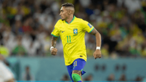 'Sonho foi interrompido', diz Raphinha após eliminação do Brasil na Copa