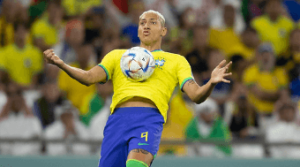 Lesão em Brasil x Croácia pode tirar Richarlison dos gramados por um mês