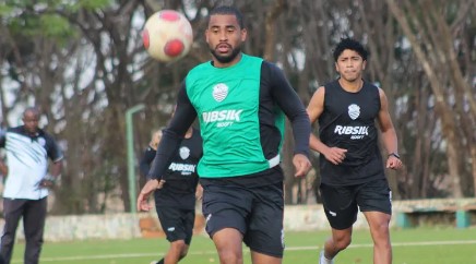 Romário segue no Comercial até o fim da A2