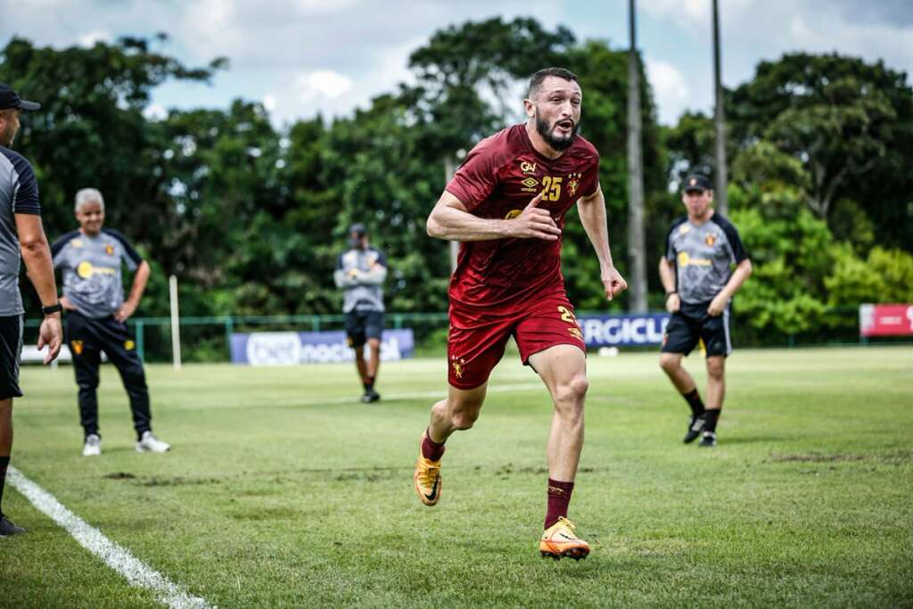 Pernambucano: Sport realiza soccer test e Sander se destaca novamente