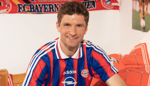 Alemão: Müller renova até 2024 e se aproxima de recorde pelo Bayern