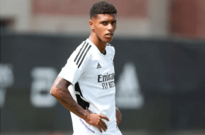 Real Madrid vai comprar 'outro Vinicius', de apenas 18 anos