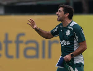 Abel estuda mudanças no Palmeiras contra o Ituano de olho em final com Fla