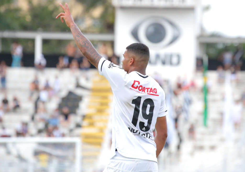 Dos Anjos precisa ficar mais atento na Ponte Preta 100%