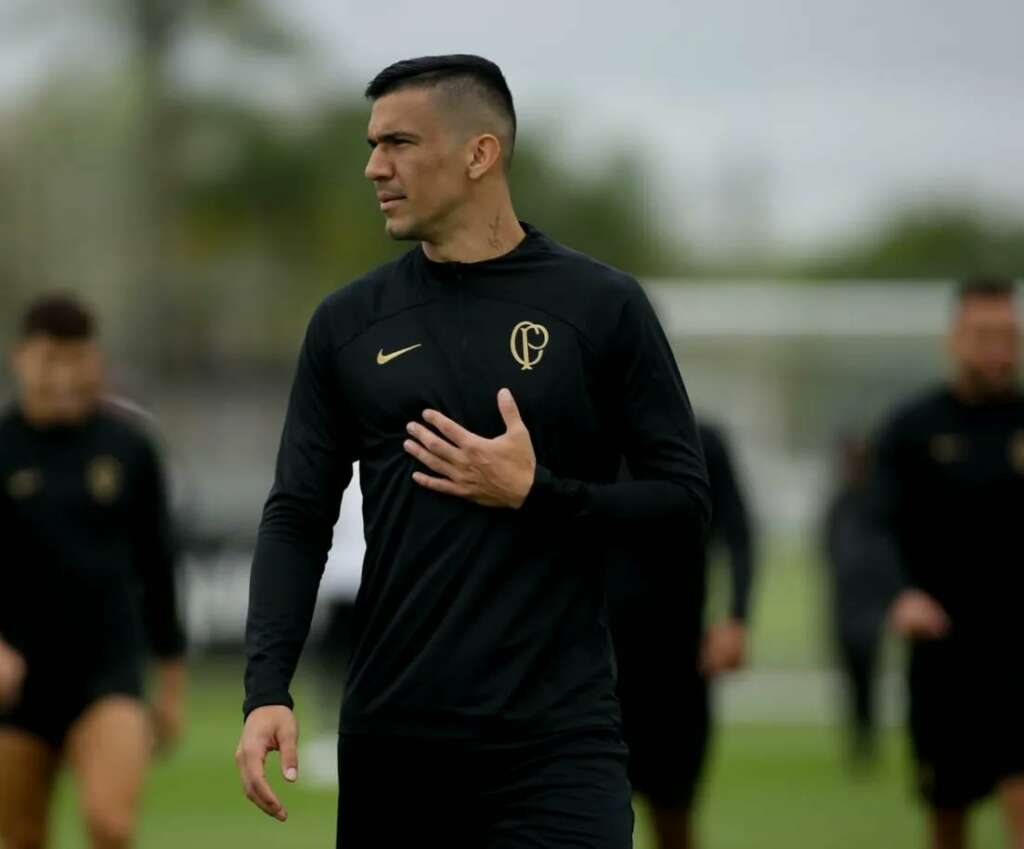 Paulistão: Corinthians prioriza jogadas de bola parada em preparação para estreia