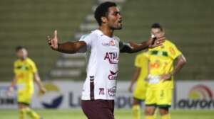 Paulistão: Água Santa anuncia Bruno Mezenga e mais dois reforços