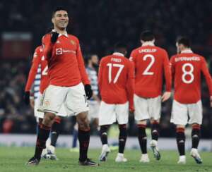 COPA DA INGLATERRA: Casemiro e Fred marcam e Manchester United avança