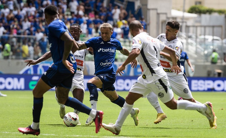 MINEIRO: Com um a menos, Cruzeiro empata com o Athletic no Independência