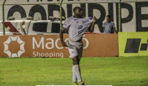 ALAGOANO: Cruzeiro de Arapiraca atropela Aliança e CRB segue invicto