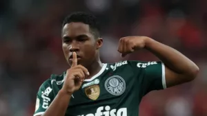 Endrick valoriza companheiros de base promovidos no Palmeiras: 'Estamos juntos'