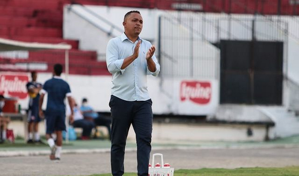 Pernambucano: Após 4 derrotas seguidas, Belo Jardim anuncia mudança de treinador