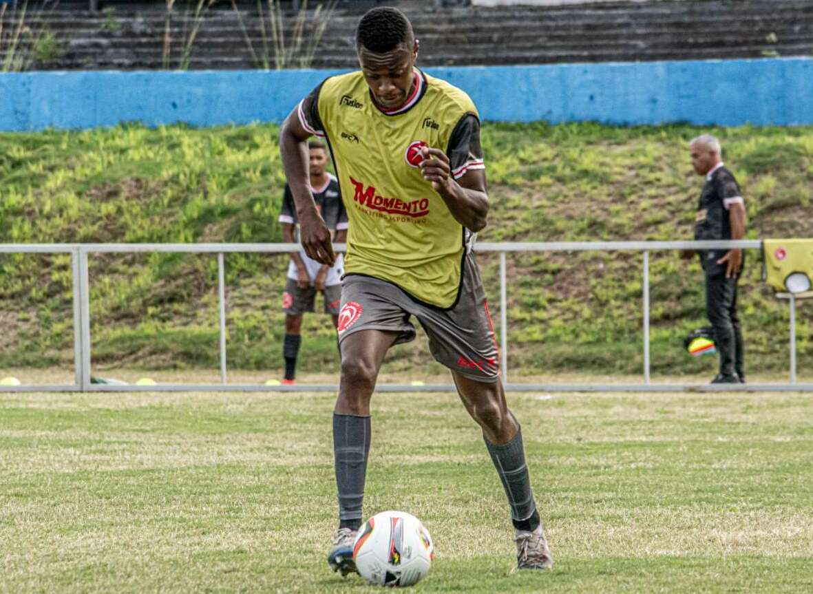 Candango: Lateral comenta sobre a estreia pelo Brasília