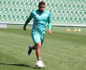 Alagoano: CSA confirma contratação de atacante Jhonatan, ex-Chape