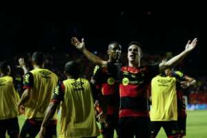 PERNAMBUCANO: Sport marca no fim e lidera; Salgueiro fica fora do G6