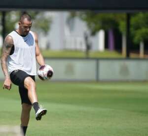 Renato Augusto segue em recuperação e Corinthians usa semana para ajustar time