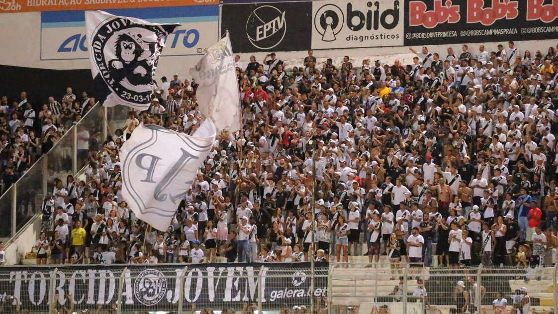 POnte Preta torcida jovem Karen Fontes e1674783529579