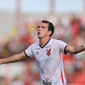 PARANAENSE: Com três de Pablo, Athletico-PR estreia com pé direito; Maringá vence