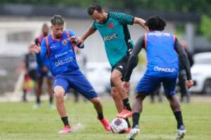Vasco inicia preparação para o Carioca e Pedro Raul é destaque em jogo-treino