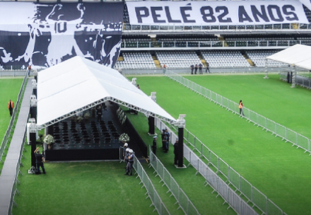 Presidente e vice-presidente da FPF marcam presença em despedida de Pelé