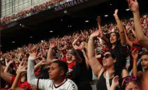 Paranaense: Athletico coloca mais de 32 mil mulheres e crianças na Arena da Baixada