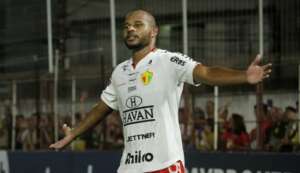 CATARINENSE: Brusque vence de virada e assume liderança; Chapecoense empata