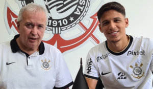 Corinthians renova contrato com o zagueiro Caetano, nos planos de Fernando Lázaro