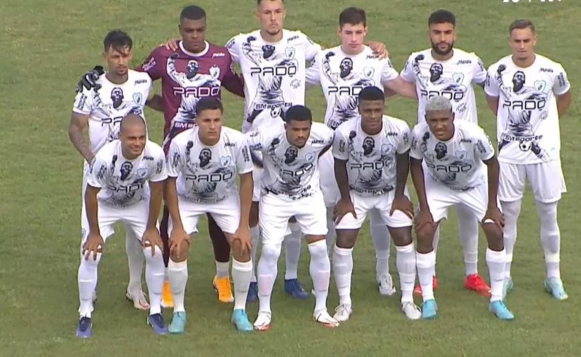 Paranaense: Jogadores do Londrina homenageiam Pelé na estreia de Edinho
