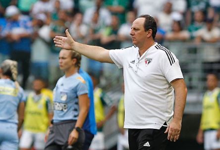 Ceni vê São Paulo competitivo, mas ainda quer dois reforços ‘com certa urgência’