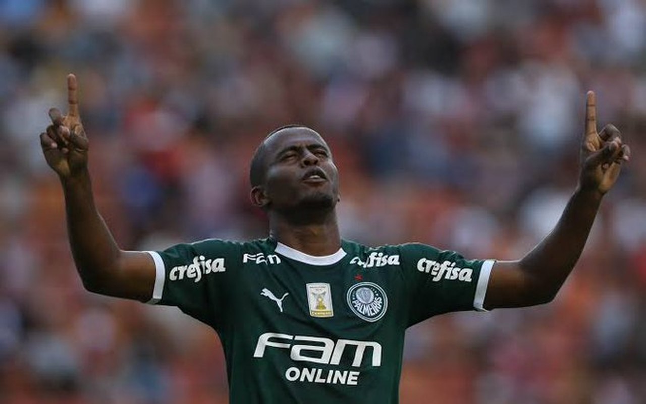 Carlos Eduardo deve trocar Palmeiras por Estoril, de Portugal