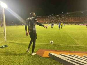 Baiano: Torcida do Vitória agride goleiro adversário com ofensas racistas