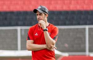 Baiano: João Burse diz que viu evolução do Vitória mesmo com derrota
