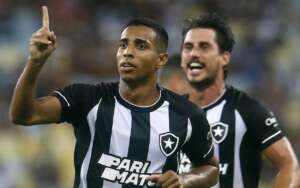 Botafogo posta zoação inusitada com o Fluminense após vitória