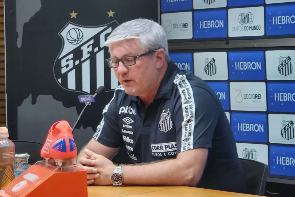 Hellmann identifica falhas e cobra evolução tática do Santos: 'Vamos trabalhar' 2 img4343715014199