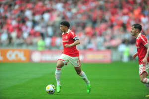 Inter confirma saída de Taison para o futebol da Grécia