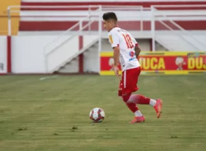 Catarinense: Com lesão no pé, Jean Lucas é aprovado em exames e reforça Avaí