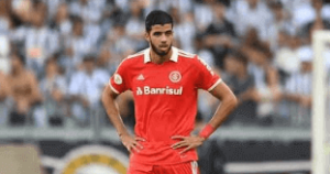 Paranaense: Athletico acerta com zagueiro Kaique Rocha