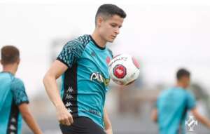 Paulistão: Guarani negocia a contratação de volante do Vasco