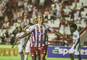 PERNAMBUCANO: Náutico vence e chega ao topo; Santa Cruz soma novo empate
