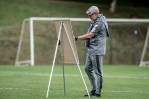 Paulistão: Após susto na estreia, Santos vai com mudanças contra Guarani