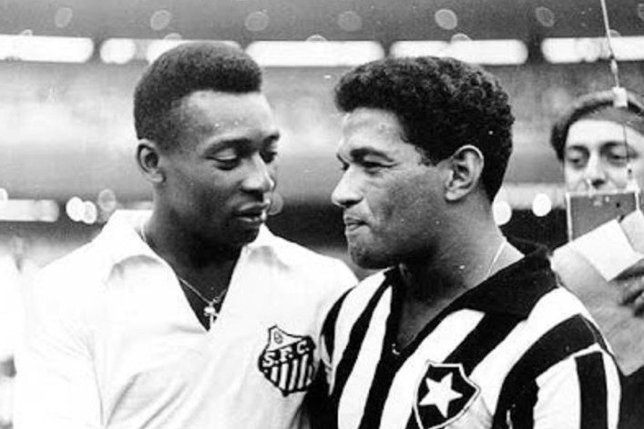 Pelé não foi ao velório de Garrincha em 1983 e recebeu muitas críticas por isso