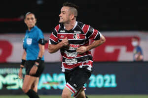 Pernambucano: Santa Cruz anuncia retorno de Pipico após dois anos