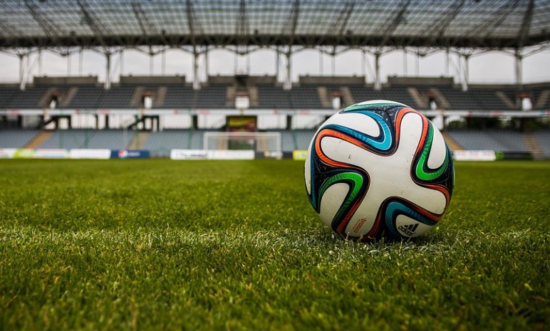 Sites de apostas esportivas ampliam presença entre patrocinadores de clubes